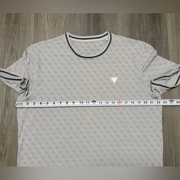 Guess Light Gray Patterned T-Shirt - Picture 4 of 6